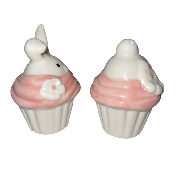 Cupcakes Bunny Salt and Pepper Shakers - Picture 7 of 10